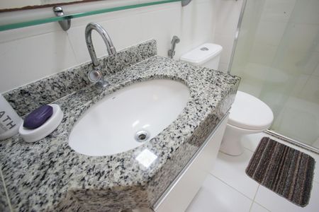 Casa de condomínio para alugar com 120m², 4 quartos e 2 vagasBanheiro Social