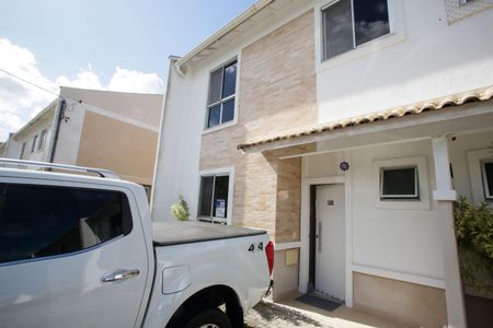 Casa de condomínio para alugar com 120m², 4 quartos e 2 vagasFachada e Placa