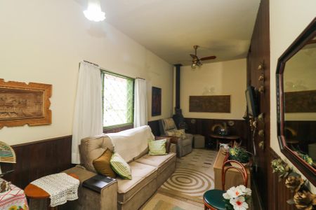 Casa à venda com 130m², 4 quartos e 3 vagasSala