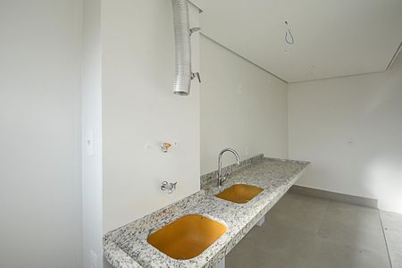 Apartamento à venda com 45m², 2 quartos e 2 vagas Apartamento à venda com 45m², 2 quartos e 2 vagasCozinha e Área de Serviço
