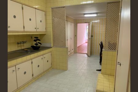 Apartamento à venda com 269m², 4 quartos e 2 vagas