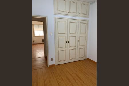 Apartamento à venda com 269m², 4 quartos e 2 vagas