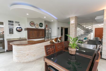 Casa à venda com 500m², 5 quartos e 6 vagasSala 2