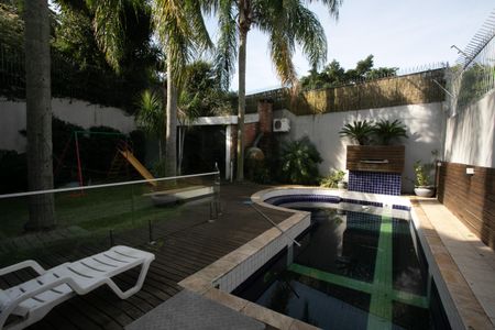 Casa à venda com 500m², 5 quartos e 6 vagasPiscina