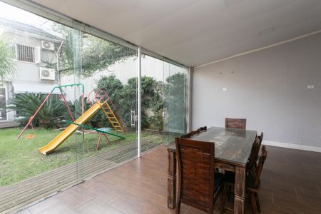 Casa à venda com 500m², 5 quartos e 6 vagasFundos churrasqueira