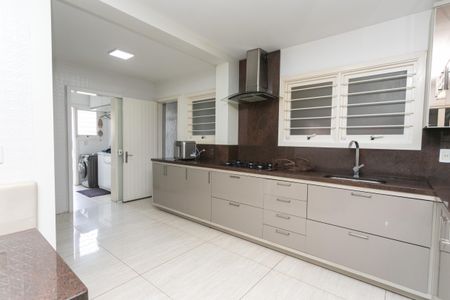 Casa à venda com 500m², 5 quartos e 6 vagasCozinha
