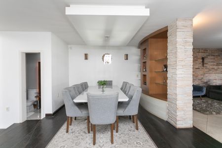 Casa à venda com 500m², 5 quartos e 6 vagasSala de jantar