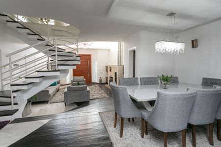 Casa à venda com 500m², 5 quartos e 6 vagasSala de jantar