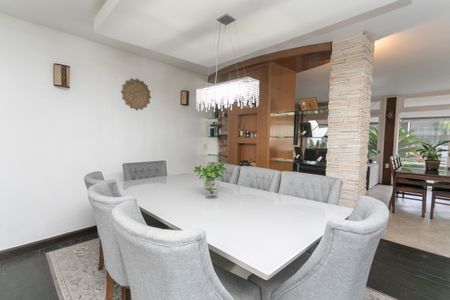 Casa à venda com 500m², 5 quartos e 6 vagasSala de jantar