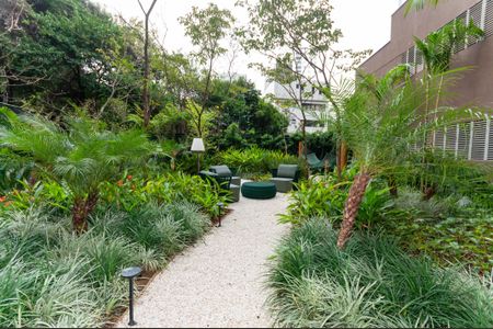 Apartamento à venda com 261m², 4 quartos e 3 vagas Apartamento à venda com 261m², 4 quartos e 3 vagasÁrea Comum - Jardim - Convivência