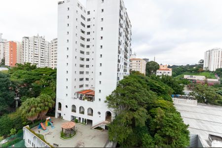 Apartamento à venda com 261m², 4 quartos e 3 vagas Apartamento à venda com 261m², 4 quartos e 3 vagasVista