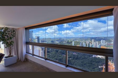 Apartamento à venda com 404m², 4 quartos e 5 vagas