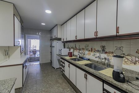 Apartamento para alugar com 265m², 4 quartos e 1 vagaCozinha