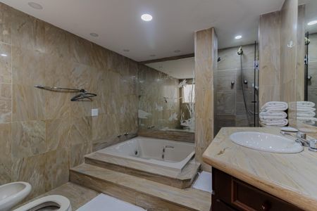 Apartamento para alugar com 265m², 4 quartos e 1 vagaBanheiro da Suíte