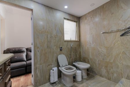 Apartamento para alugar com 265m², 4 quartos e 1 vagaBanheiro da Suíte