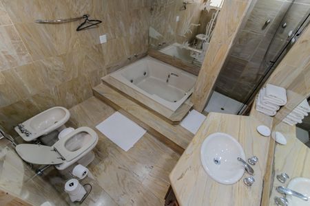 Apartamento para alugar com 265m², 4 quartos e 1 vagaBanheiro da Suíte