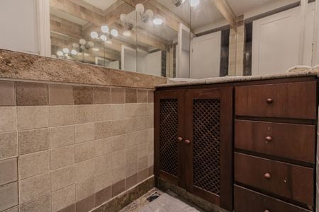 Apartamento para alugar com 265m², 4 quartos e 1 vagaLavabo