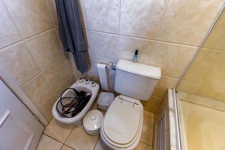 Apartamento à venda com 108m², 3 quartos e 2 vagas Apartamento à venda com 108m², 3 quartos e 2 vagasBanheiro da Suíte