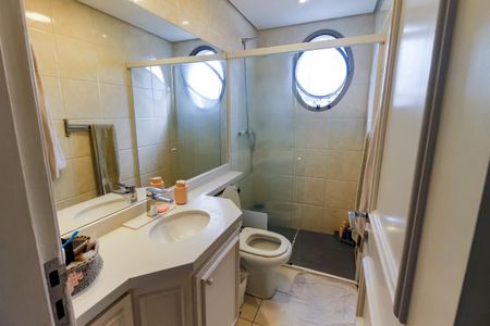 Apartamento à venda com 108m², 3 quartos e 2 vagas Apartamento à venda com 108m², 3 quartos e 2 vagasBanheiro Corredor