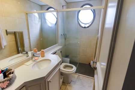 Apartamento à venda com 108m², 3 quartos e 2 vagas Apartamento à venda com 108m², 3 quartos e 2 vagasBanheiro Corredor