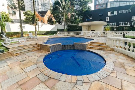 Apartamento à venda com 108m², 3 quartos e 2 vagas Apartamento à venda com 108m², 3 quartos e 2 vagasÁrea comum - Piscina