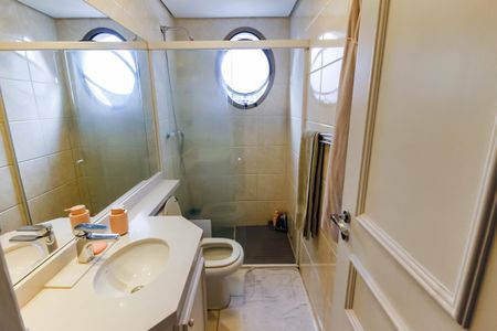 Apartamento à venda com 108m², 3 quartos e 2 vagas Apartamento à venda com 108m², 3 quartos e 2 vagasBanheiro Corredor