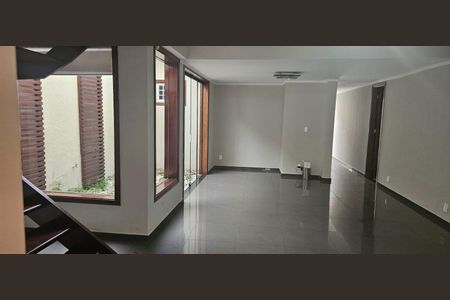 Casa à venda com 234m², 4 quartos e 4 vagas Casa à venda com 234m², 4 quartos e 4 vagasSala