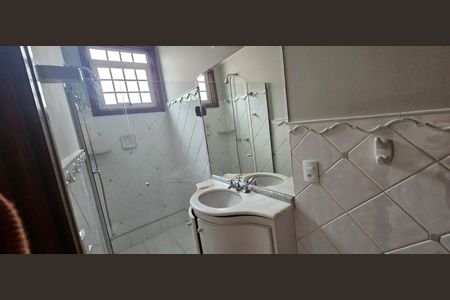 Casa à venda com 234m², 4 quartos e 4 vagas Casa à venda com 234m², 4 quartos e 4 vagasBanheiro 2