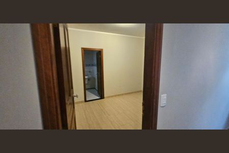 Casa à venda com 234m², 4 quartos e 4 vagas Casa à venda com 234m², 4 quartos e 4 vagasQuarto 4