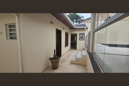 Casa à venda com 234m², 4 quartos e 4 vagas Casa à venda com 234m², 4 quartos e 4 vagasÁrea Externa