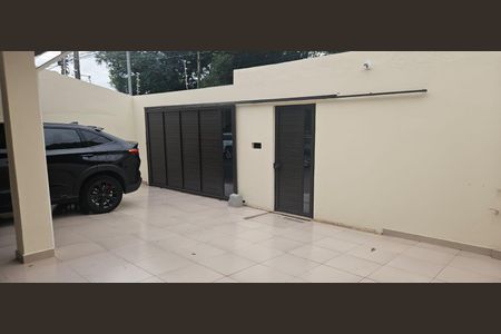 Casa à venda com 234m², 4 quartos e 4 vagas Casa à venda com 234m², 4 quartos e 4 vagasÁrea Externa