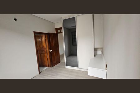 Casa à venda com 234m², 4 quartos e 4 vagas Casa à venda com 234m², 4 quartos e 4 vagasQuarto 2