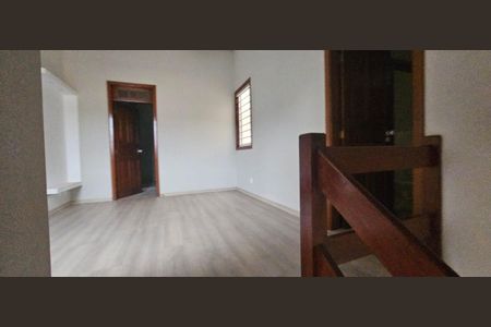 Casa à venda com 234m², 4 quartos e 4 vagas Casa à venda com 234m², 4 quartos e 4 vagasSala