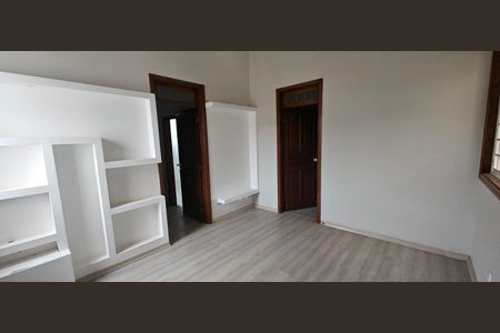 Casa à venda com 234m², 4 quartos e 4 vagas Casa à venda com 234m², 4 quartos e 4 vagasSala