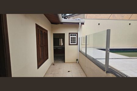 Casa à venda com 234m², 4 quartos e 4 vagas Casa à venda com 234m², 4 quartos e 4 vagasÁrea Externa