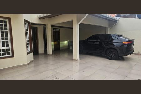 Casa à venda com 234m², 4 quartos e 4 vagas Casa à venda com 234m², 4 quartos e 4 vagasÁrea Externa