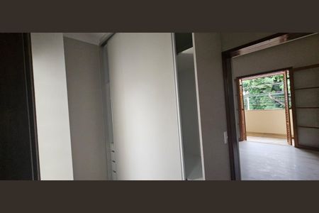 Casa à venda com 234m², 4 quartos e 4 vagas Casa à venda com 234m², 4 quartos e 4 vagasQuarto 1