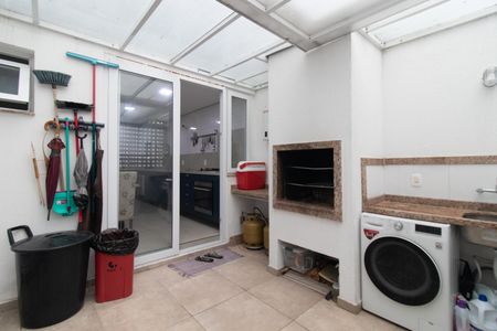 Casa à venda com 200m², 3 quartos e 4 vagas Casa à venda com 200m², 3 quartos e 4 vagasÁrea de Serviço