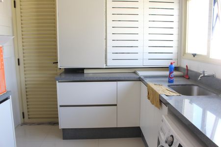 Apartamento à venda com 256m², 4 quartos e 6 vagasÁrea de Serviço