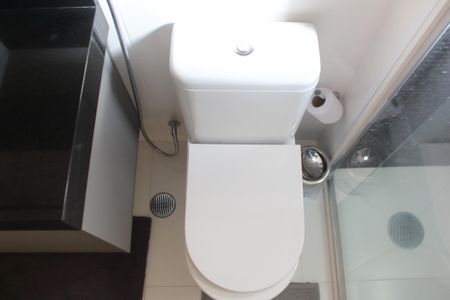 Apartamento à venda com 256m², 4 quartos e 6 vagasBanheiro da Suíte 2