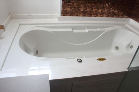 Apartamento à venda com 256m², 4 quartos e 6 vagasBanheiro da Suíte 4