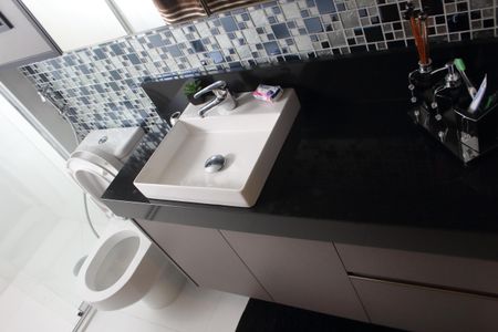 Apartamento à venda com 256m², 4 quartos e 6 vagasBanheiro da Suíte 1