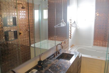 Apartamento à venda com 256m², 4 quartos e 6 vagasBanheiro da Suíte 4