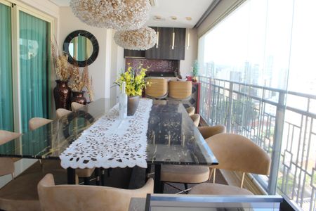 Apartamento à venda com 256m², 4 quartos e 6 vagasVaranda gourmet