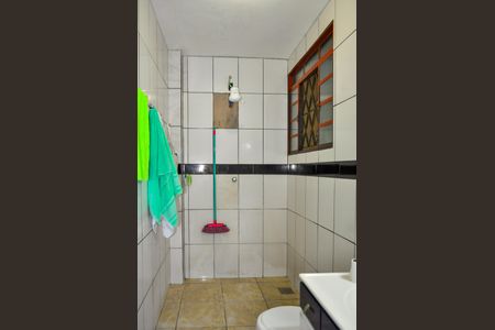 Casa à venda com 180m², 2 quartos e 2 vagas Casa à venda com 180m², 2 quartos e 2 vagasBanheiro