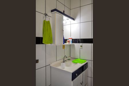 Casa à venda com 180m², 2 quartos e 2 vagas Casa à venda com 180m², 2 quartos e 2 vagasBanheiro