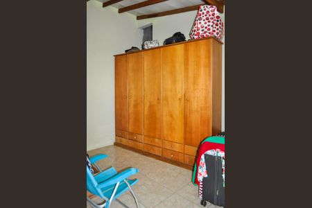 Casa à venda com 180m², 2 quartos e 2 vagas Casa à venda com 180m², 2 quartos e 2 vagasQuarto 2