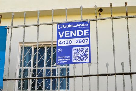 Casa à venda com 180m², 2 quartos e 2 vagas Casa à venda com 180m², 2 quartos e 2 vagasPlaquinha