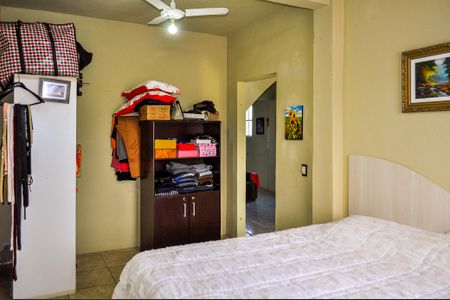 Casa à venda com 180m², 2 quartos e 2 vagas Casa à venda com 180m², 2 quartos e 2 vagasQuarto 1