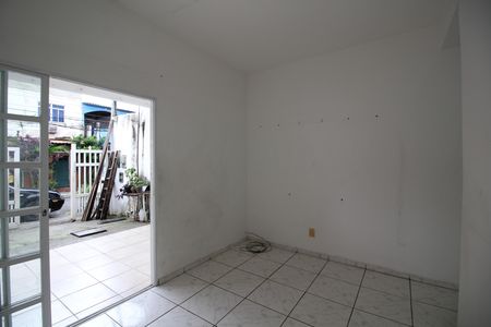 Casa de condomínio para alugar com 80m², 2 quartos e 1 vagaSala